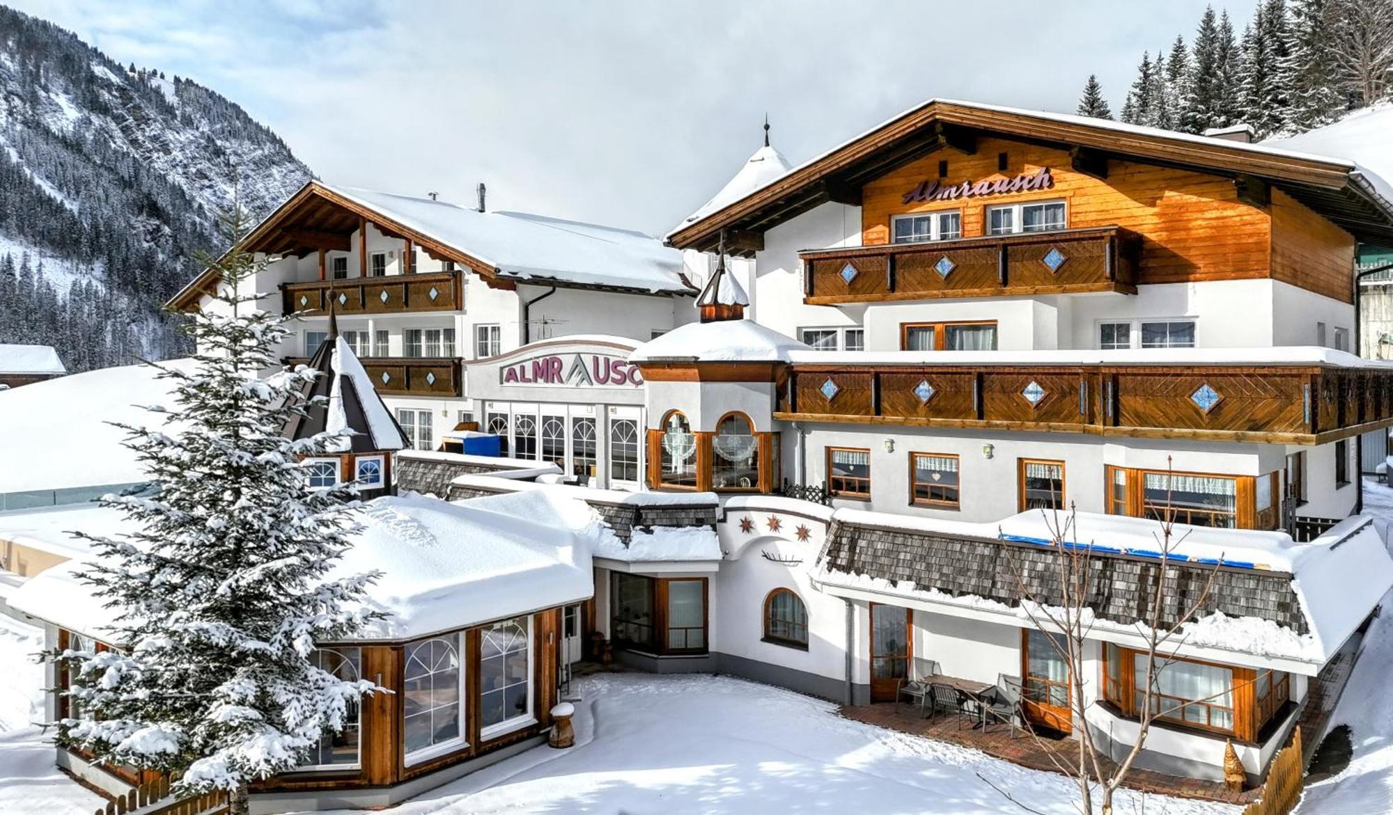 Berghotel Almrausch Berwang Exterior photo